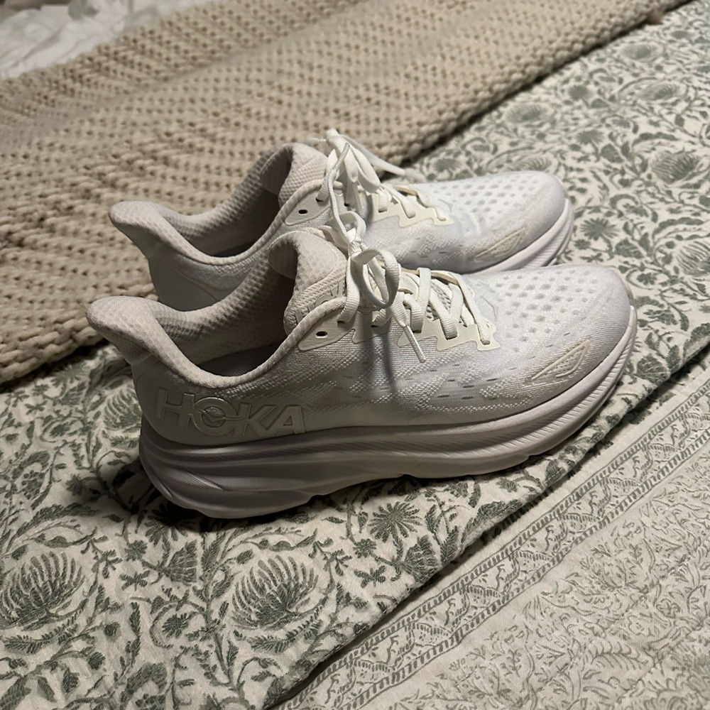 Hoka Clifton 9